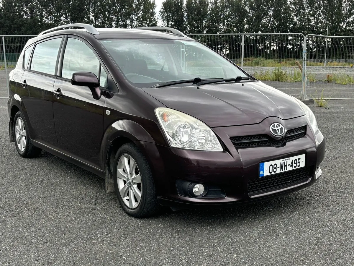 Toyota Corolla verso 7 seater - Image 1