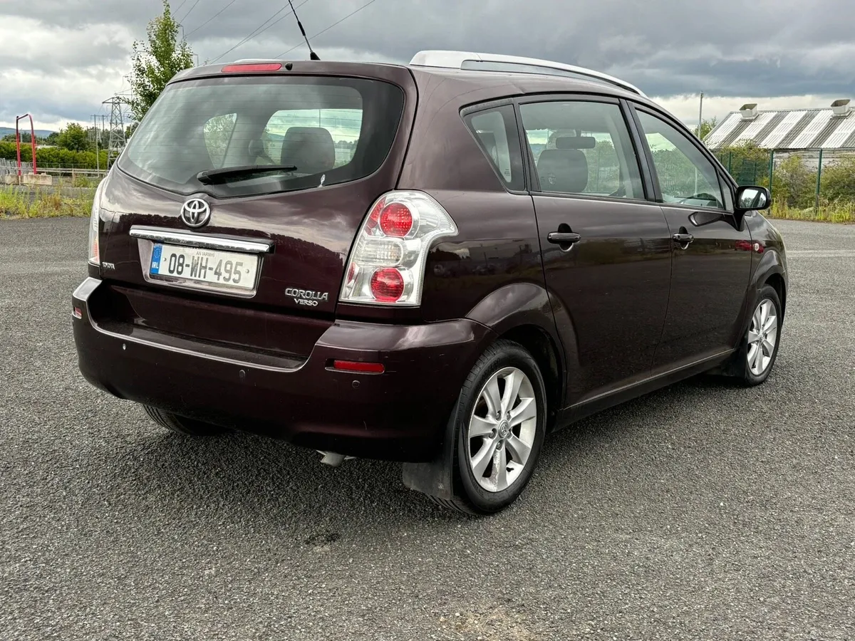Toyota Corolla verso 7 seater - Image 4