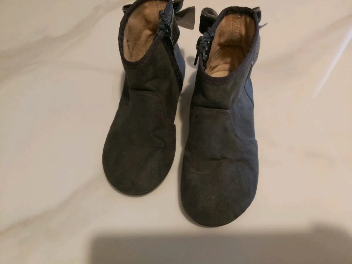 Grey boots - Image 2