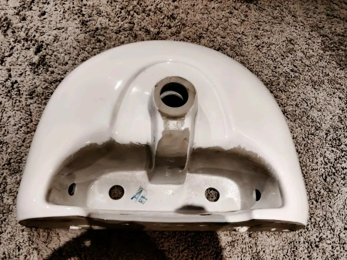Free Two Tap Hole Basin - Image 3