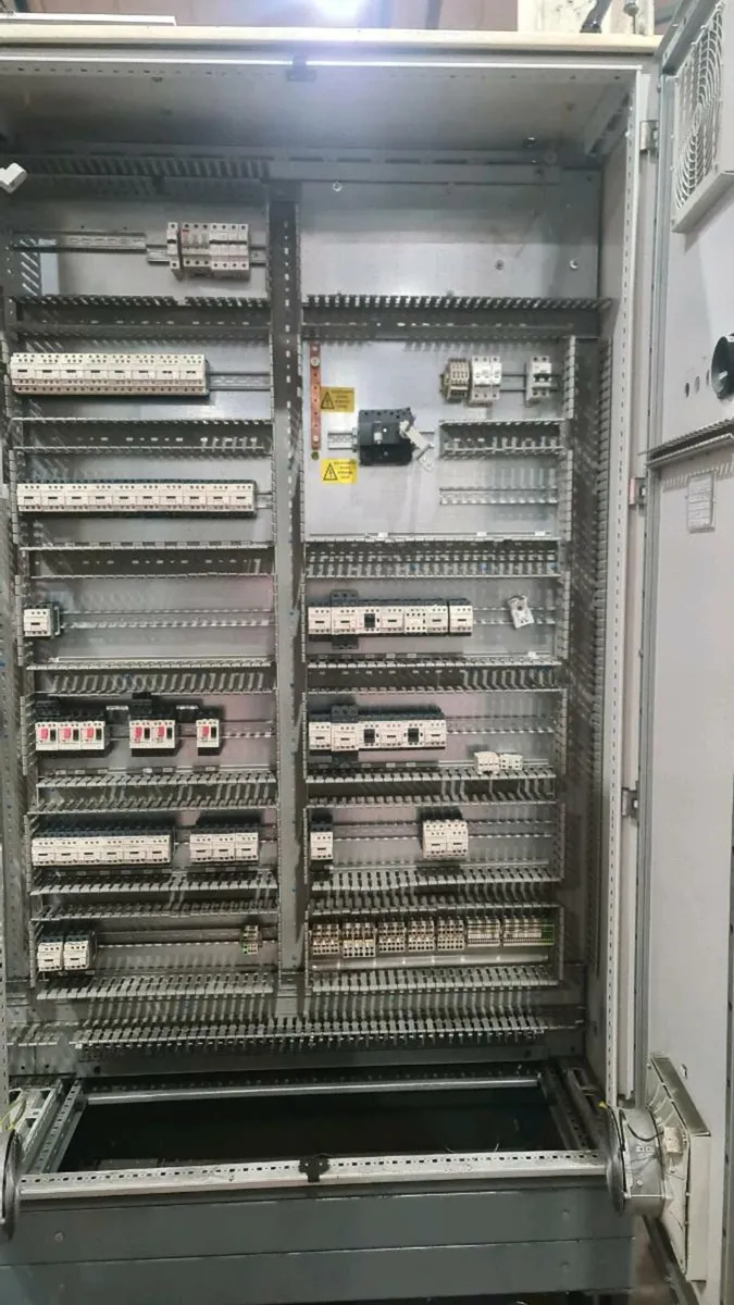 Electrical cabinet IP55 Cabinet 4600mm wide - Image 2