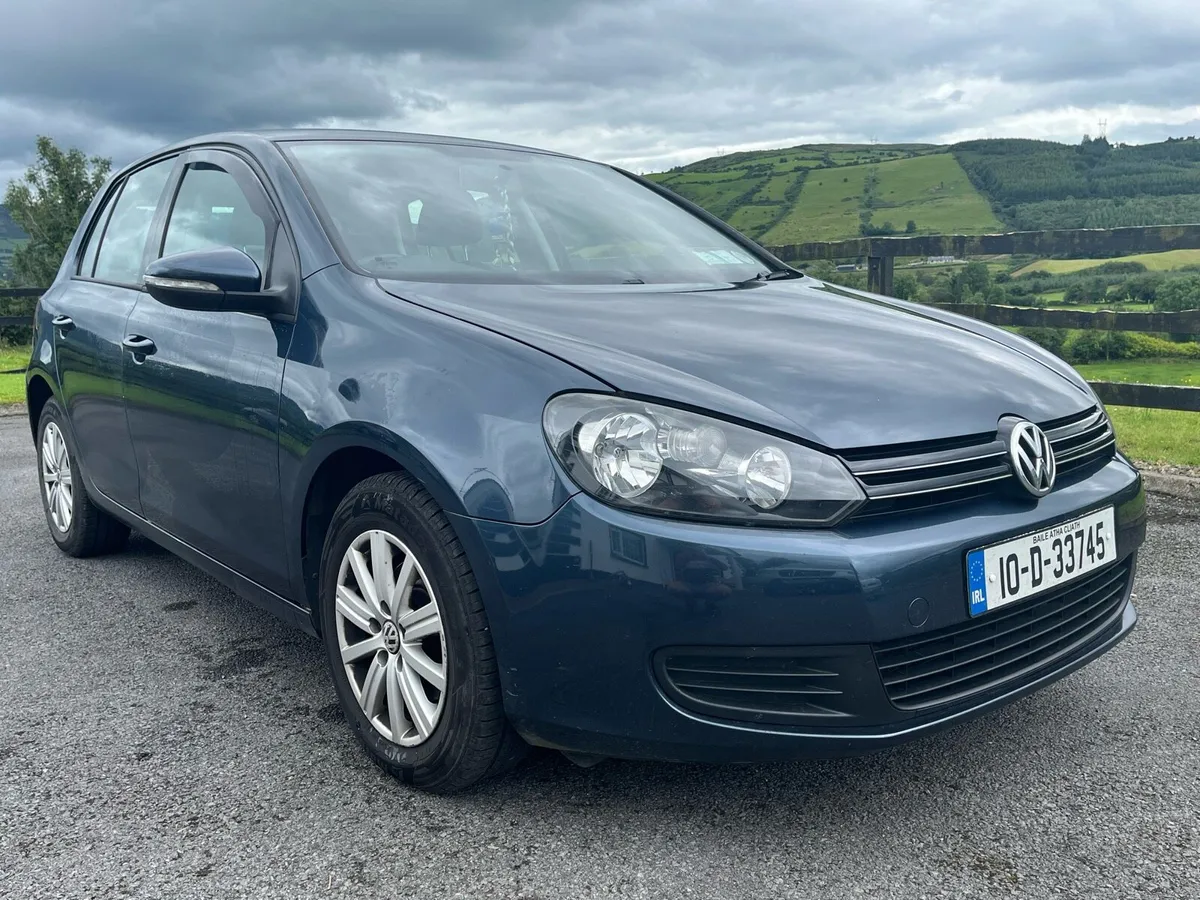 2010 Volkswagen Golf - Image 4