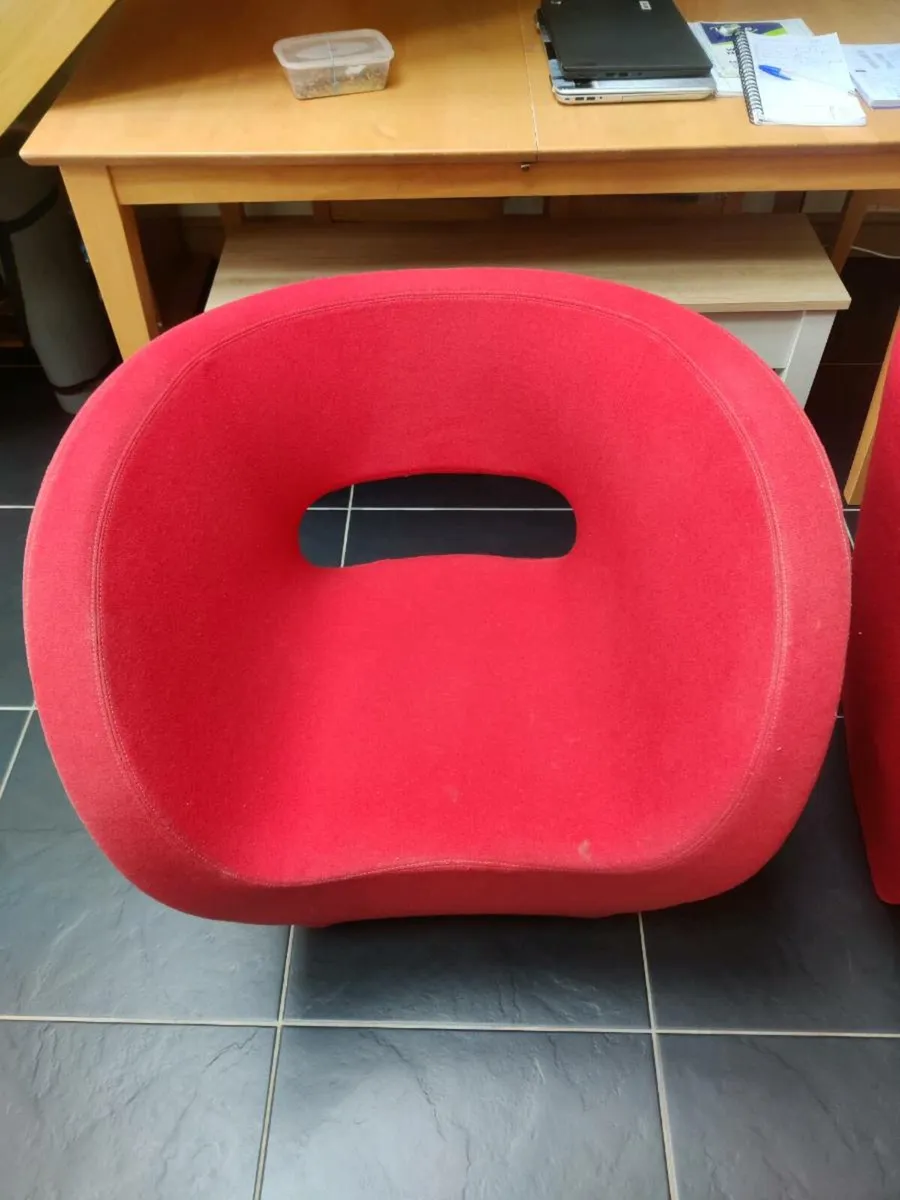 Two Red Comfy Victoria and Albert armchair - Image 3