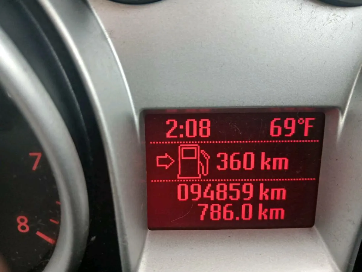 FORD FOCUS (09) 1.4 PETROL NCT 05/26 - Image 4