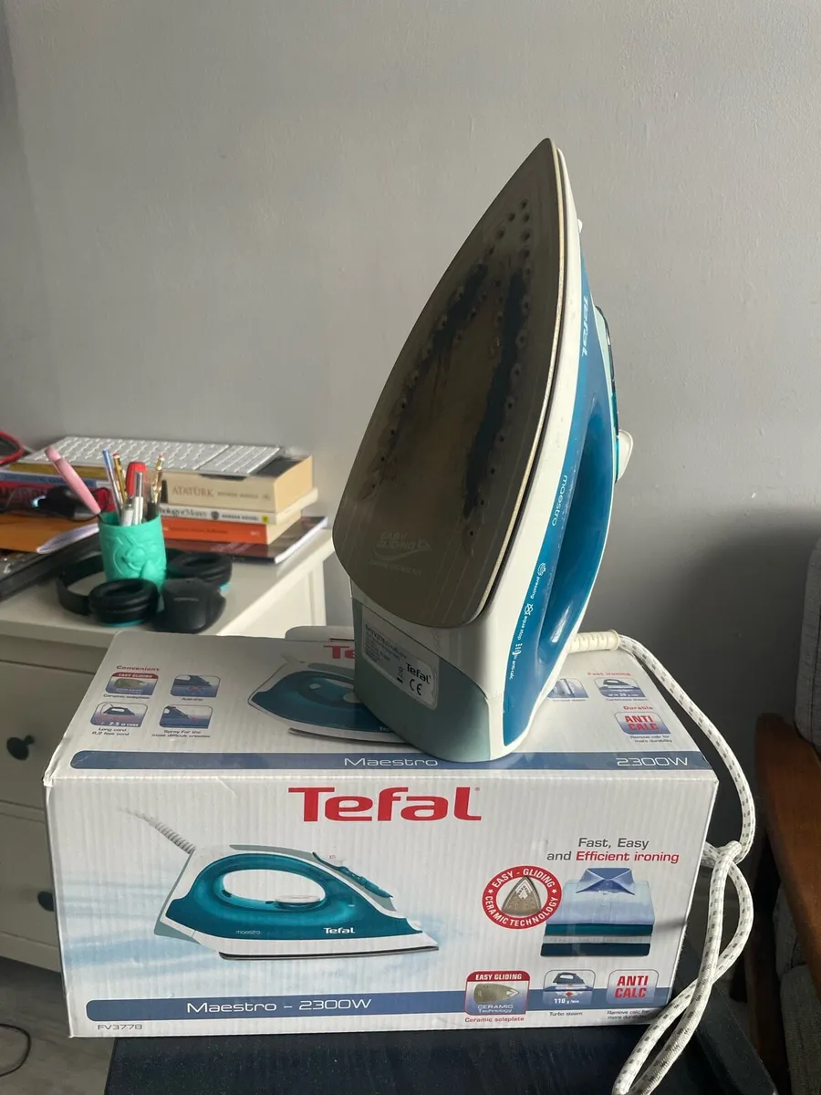 Tefal steam iron - Image 2