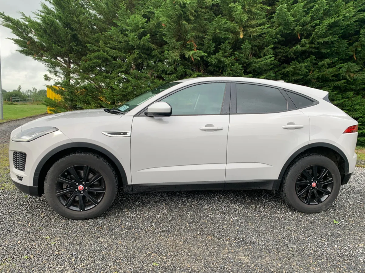 Jaguar E-Pace 2019 - Image 3