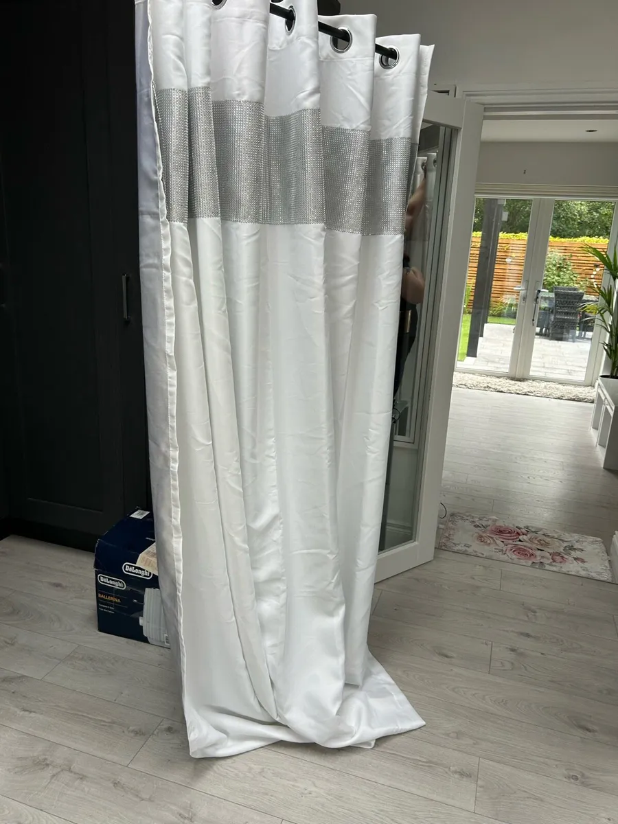 Curtains - Image 1