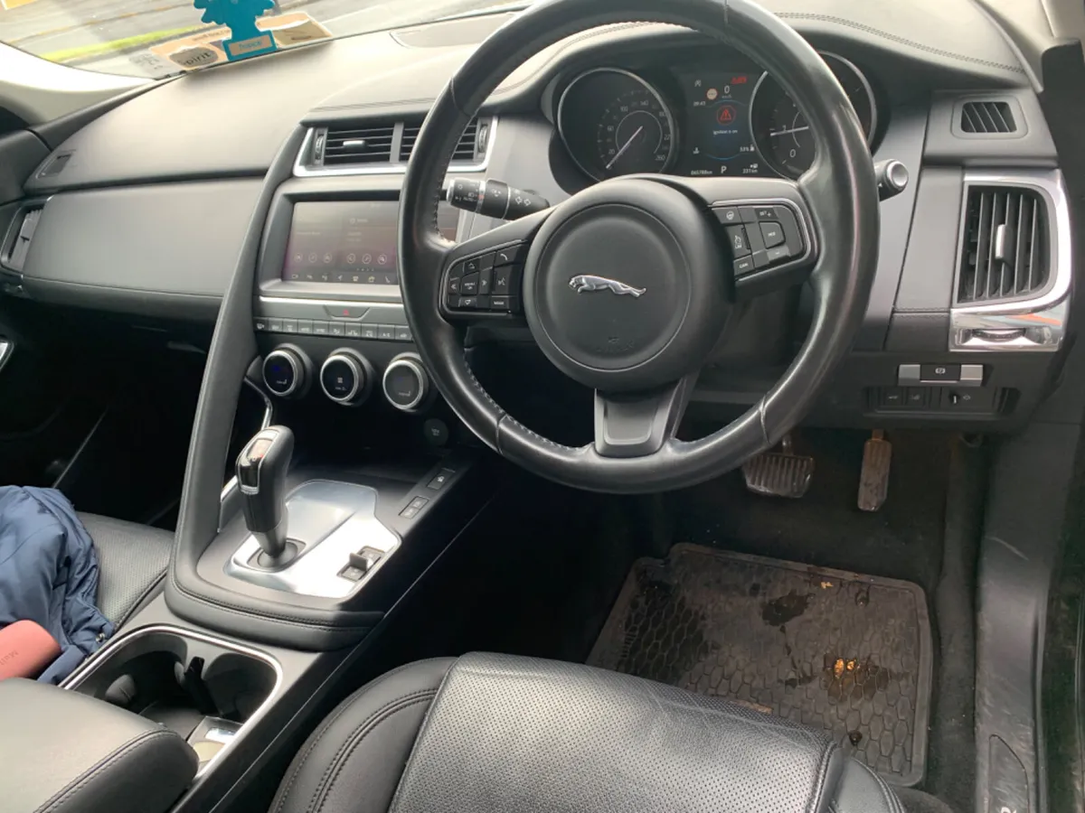 Jaguar E-Pace 2019 Awd AUTOMATIC low kms 65k - Image 3