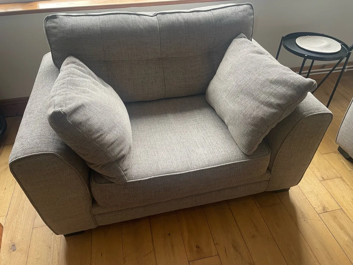 Couch set, 3 piece like new sofa - Image 1