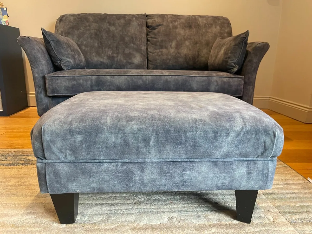 Large 2-seater couch. - Image 3