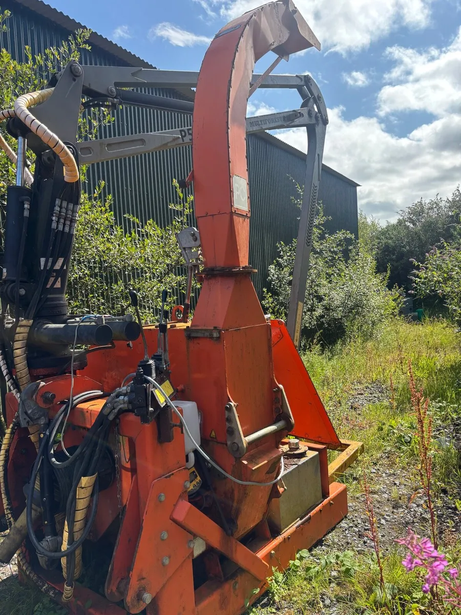 Wood chipper for hire - Image 1