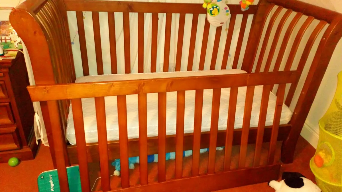 Cot bed - Image 1