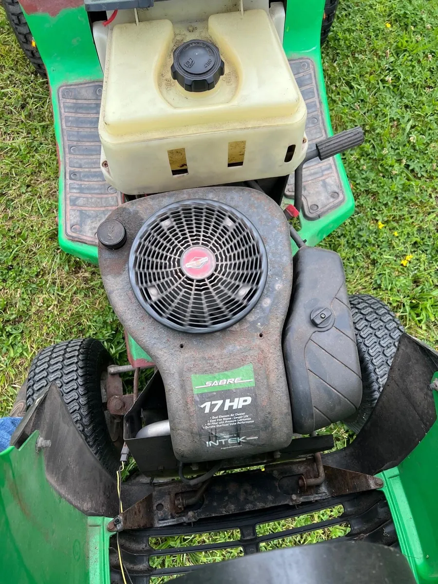 John Deere  Sabre - Image 2