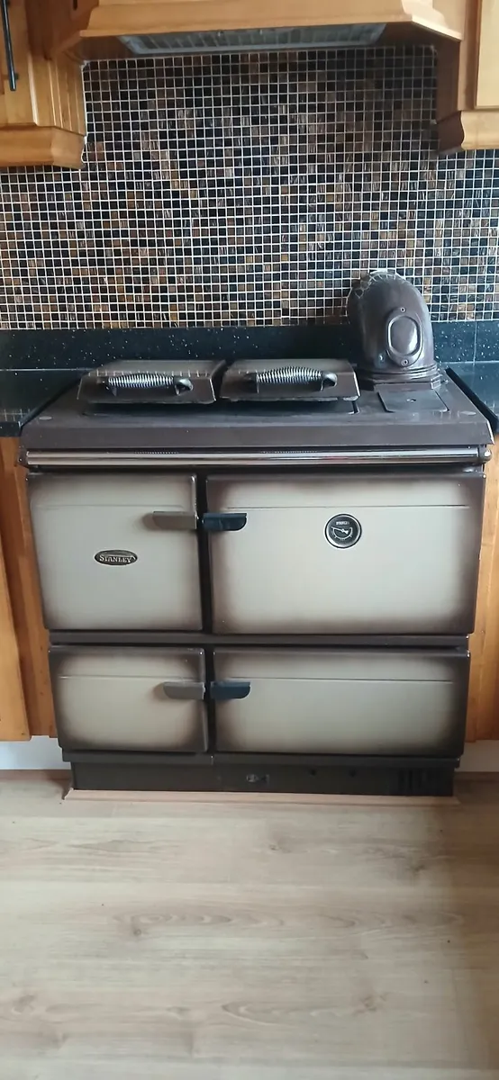 Stanley twin burner oil cooker. - Image 2