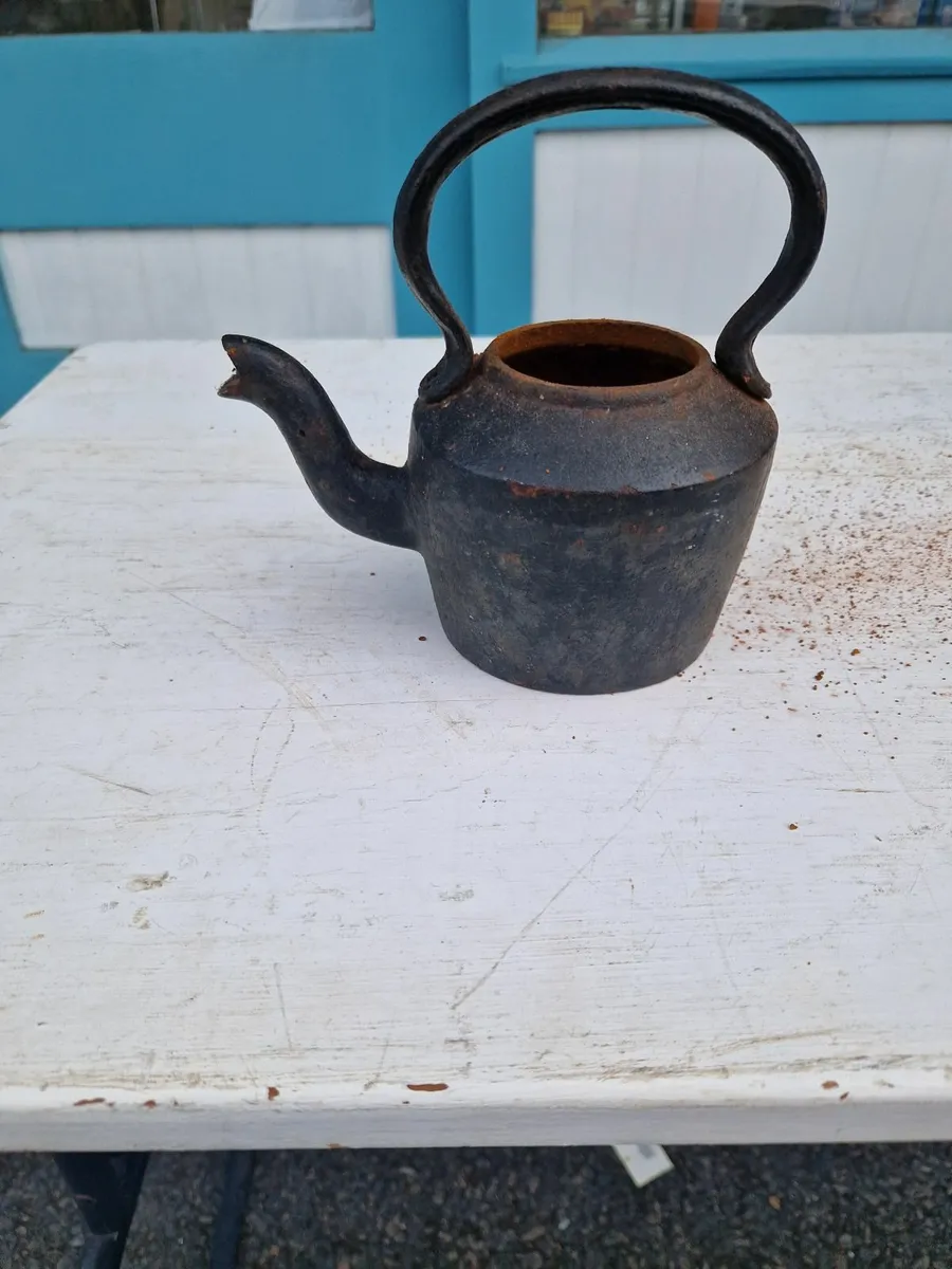 Vintage Cast Iron Kettle - Image 3
