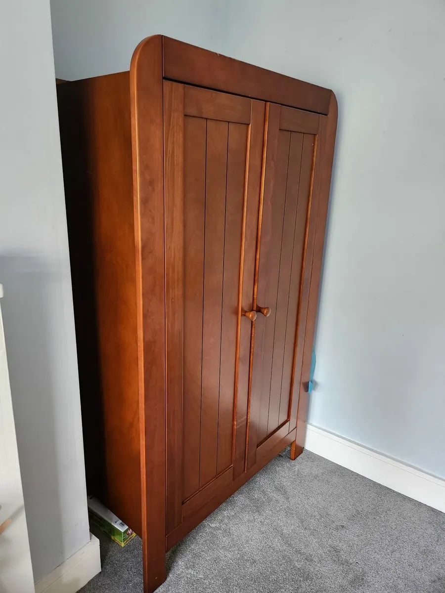 Childrens Wardrobe - Image 1