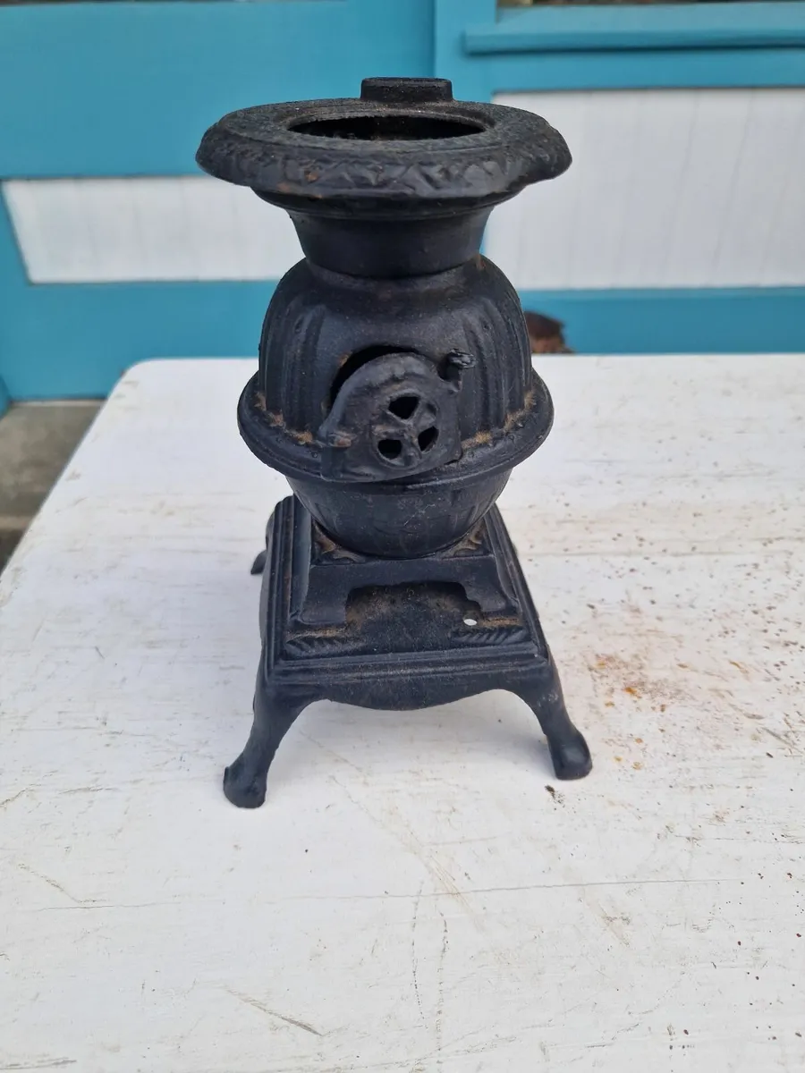 Small Cast Iron Stove - Image 2
