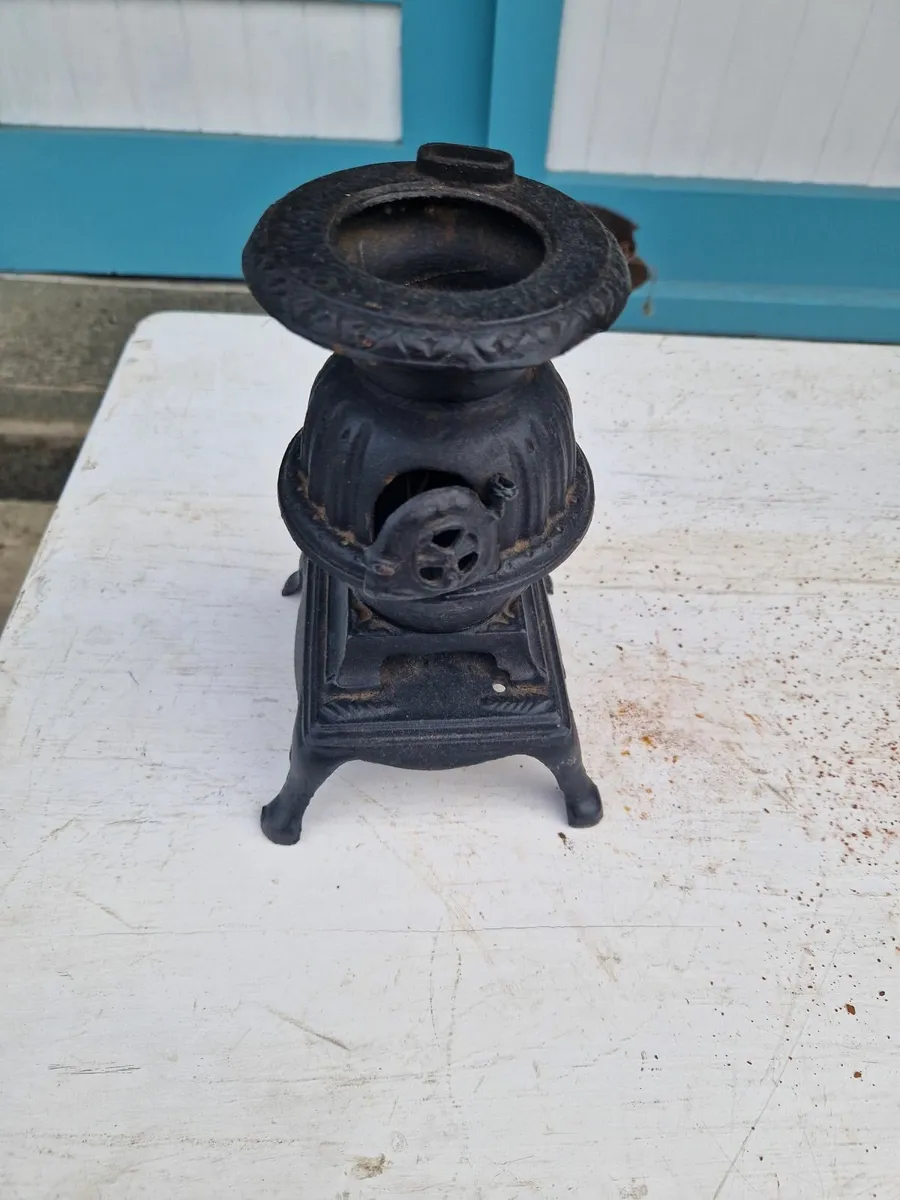Small Cast Iron Stove - Image 3