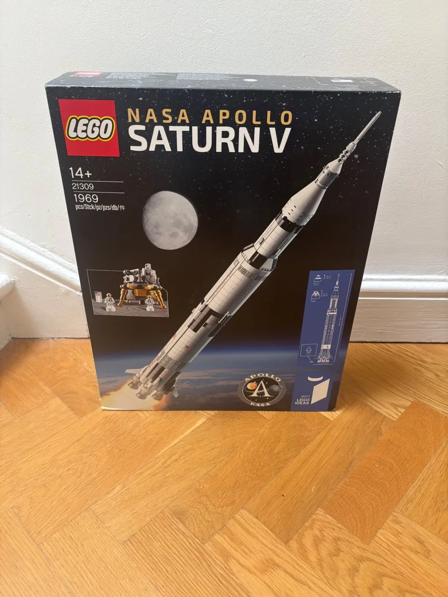 Lego Saturn V 21309 Mint in sealed box
