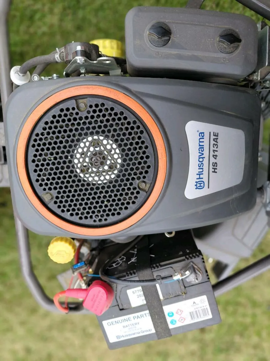 Husqvarna Rider R214C - Image 4