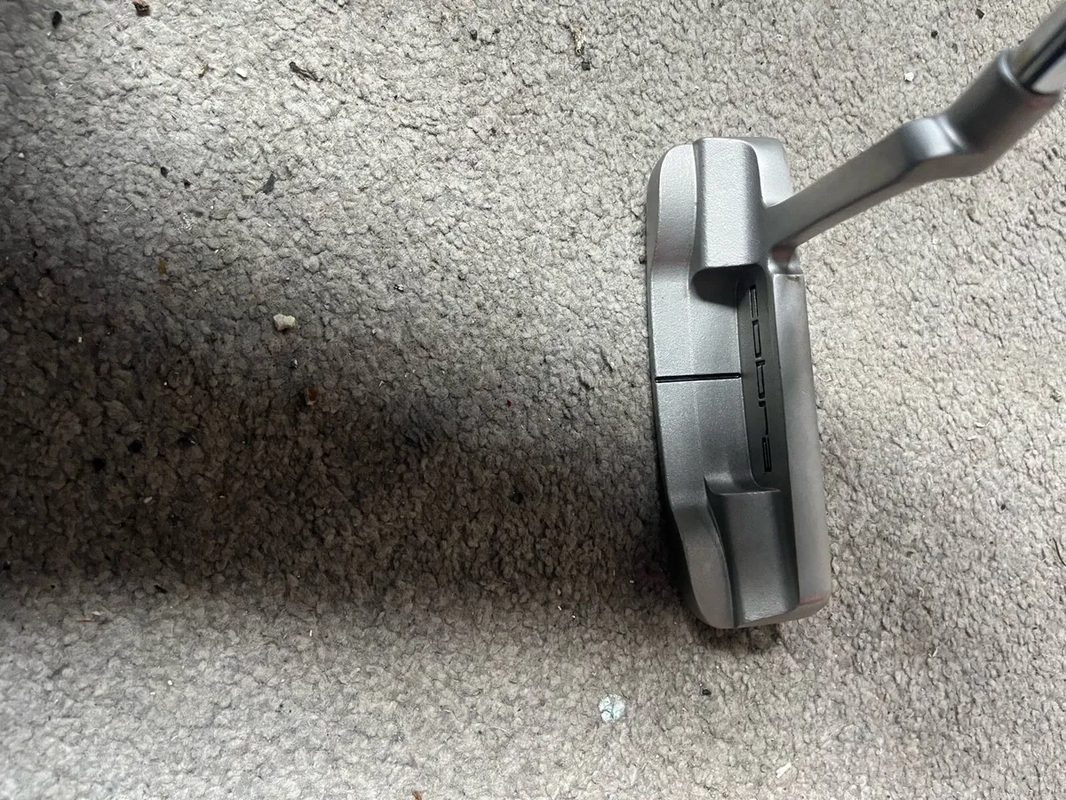 Cobra golf putter - Image 3