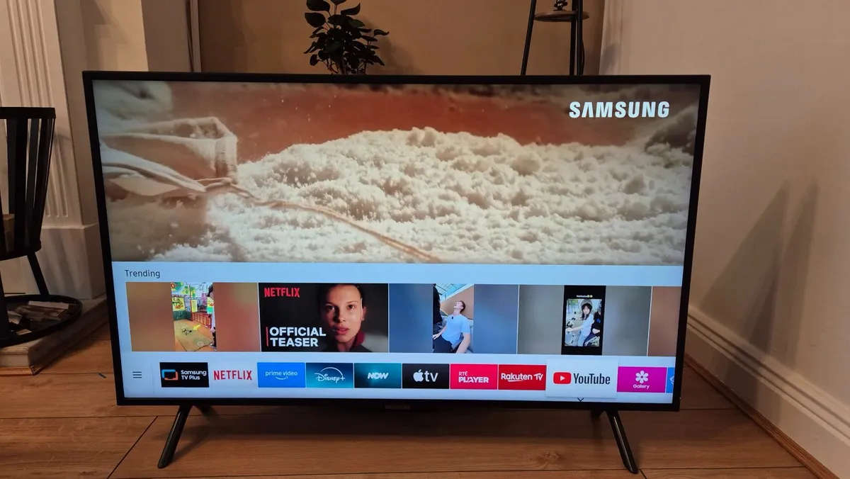 43" Samsung 4K UHD Smart TV - Image 3