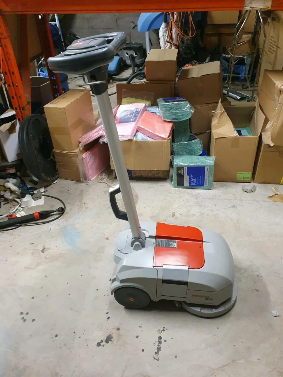 Comac Genie XS scrubber dryer - Image 1