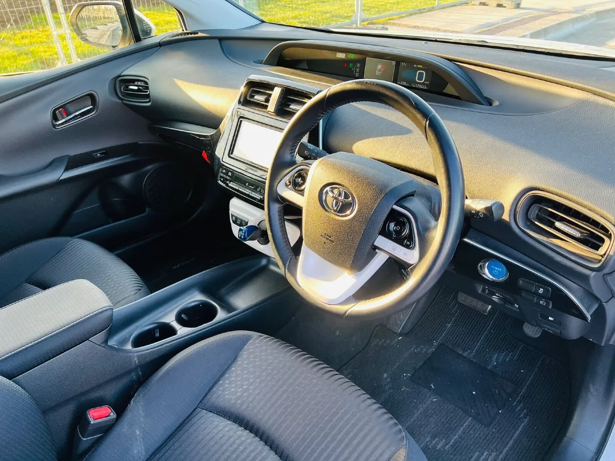 Toyota Prius 2018 - Image 3