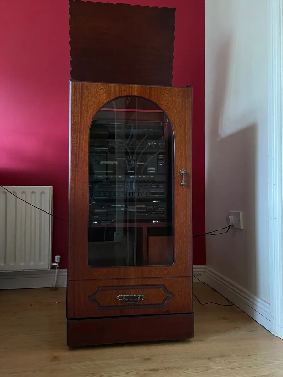 Complete TOSHIBA Hi-Fi unit and/or cabinet - Image 2