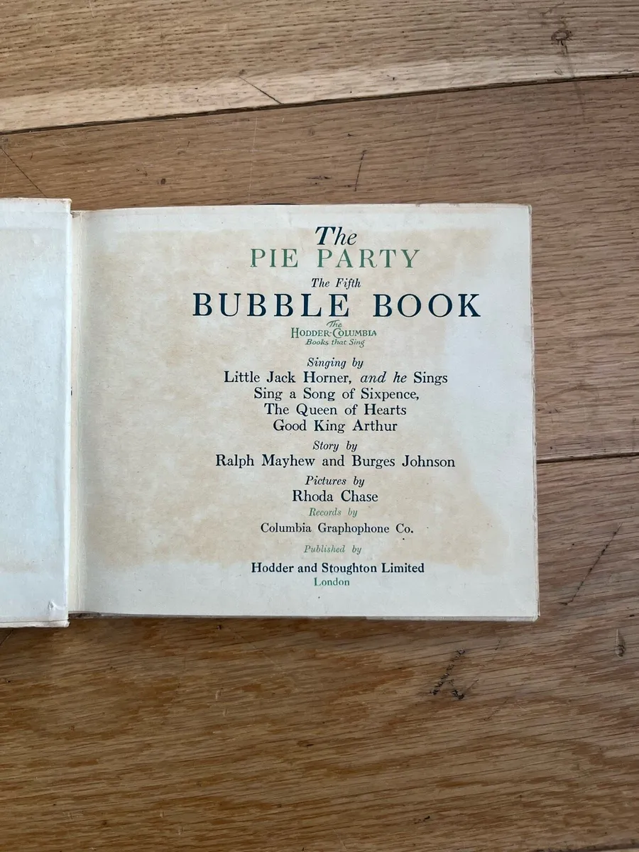 Rare 1900s children’s book with Vinyl Record - Image 3