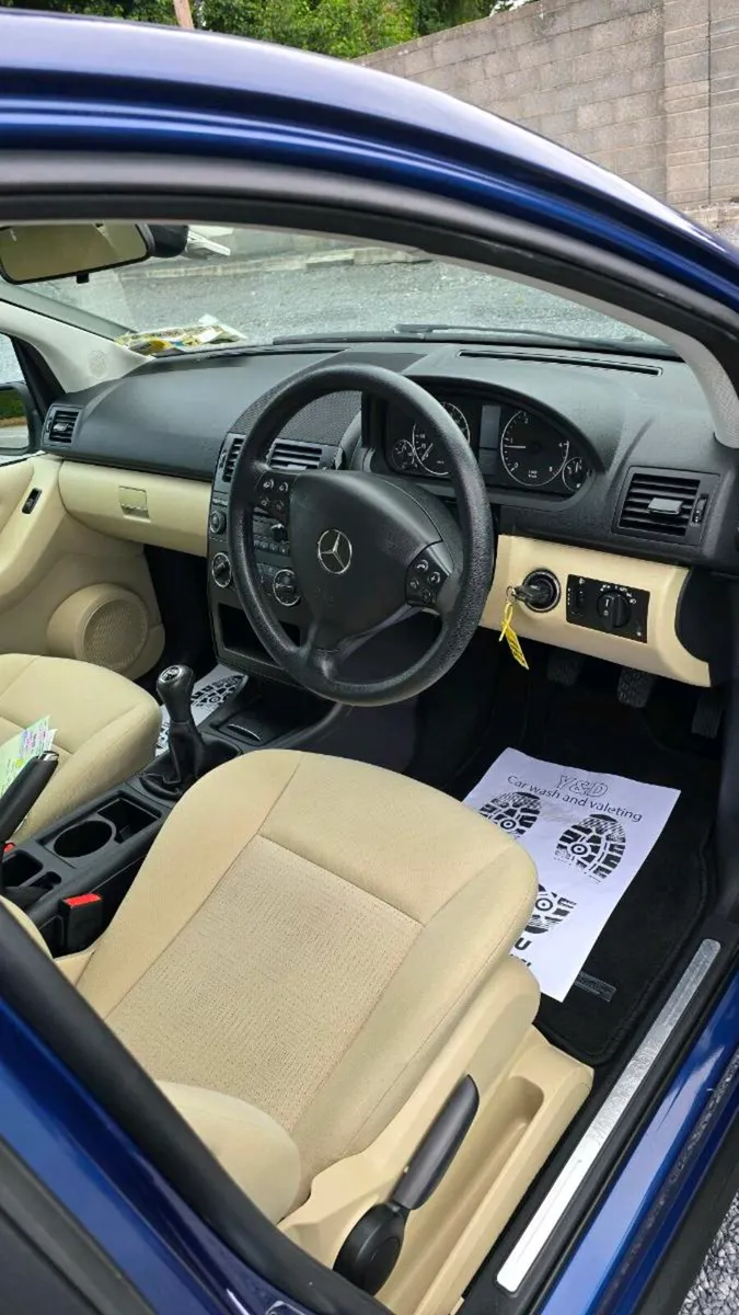 2012 Mercedes A160 2.0 diesel manual - Image 3