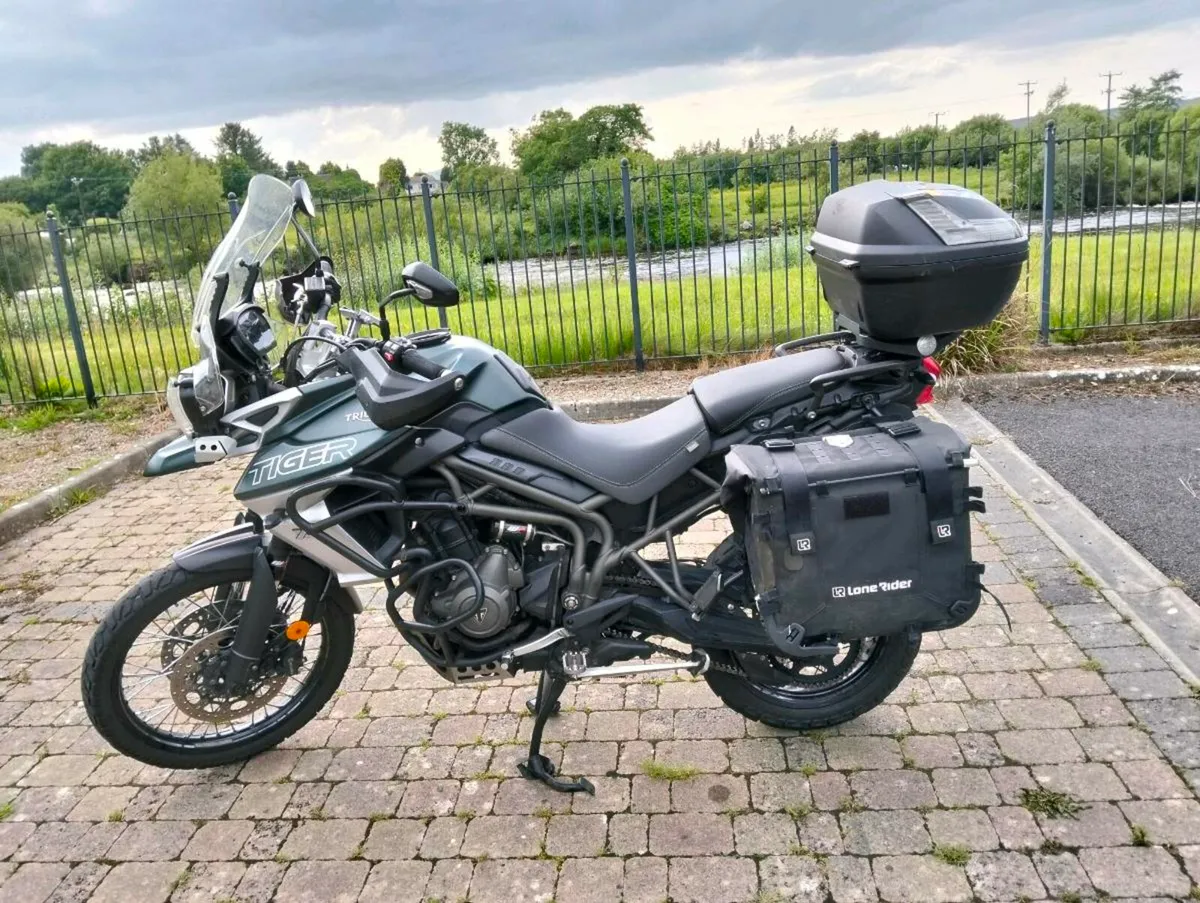 Triumph Tiger 800 - Image 1