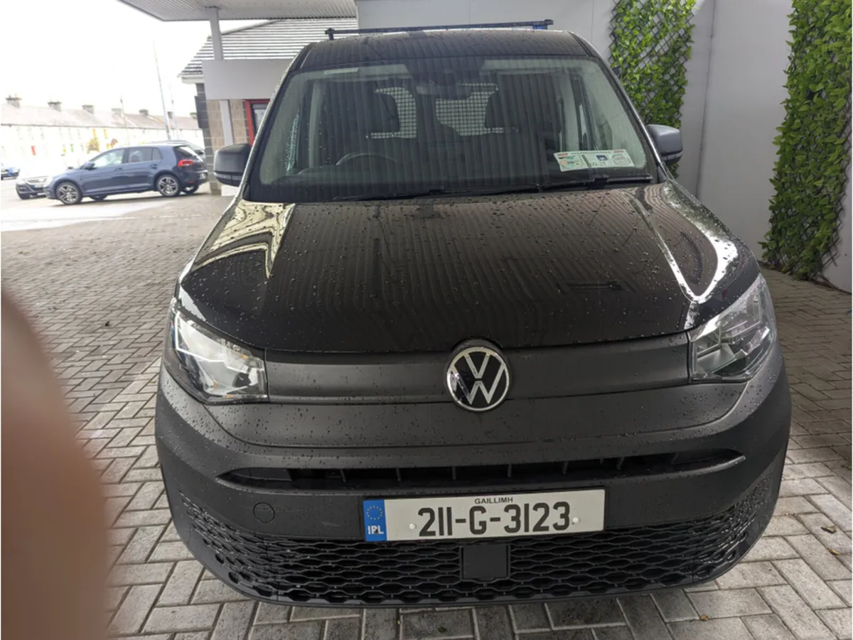 Volkswagen Caddy CARGO TDI 75HP MANUAL 6SPEED FWD - Image 2