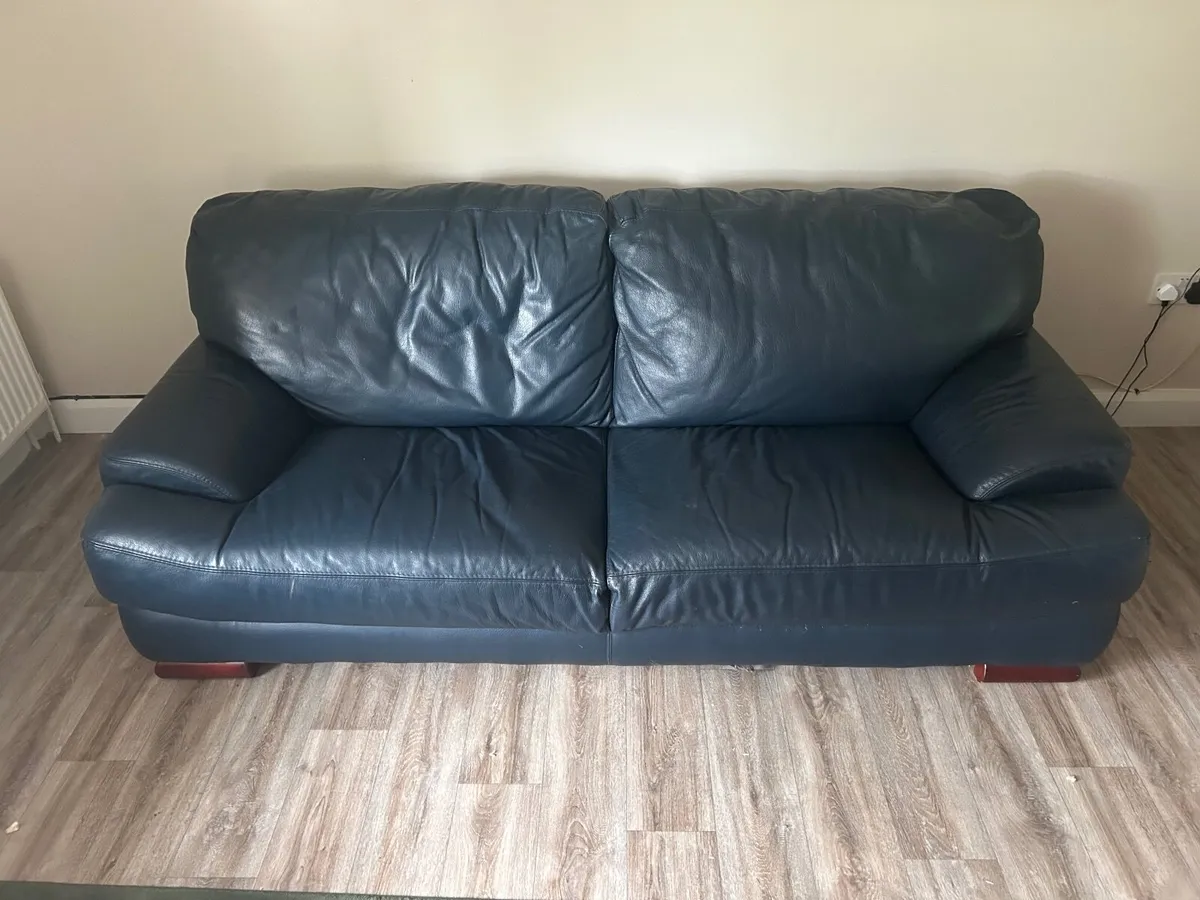 Couch - Image 2
