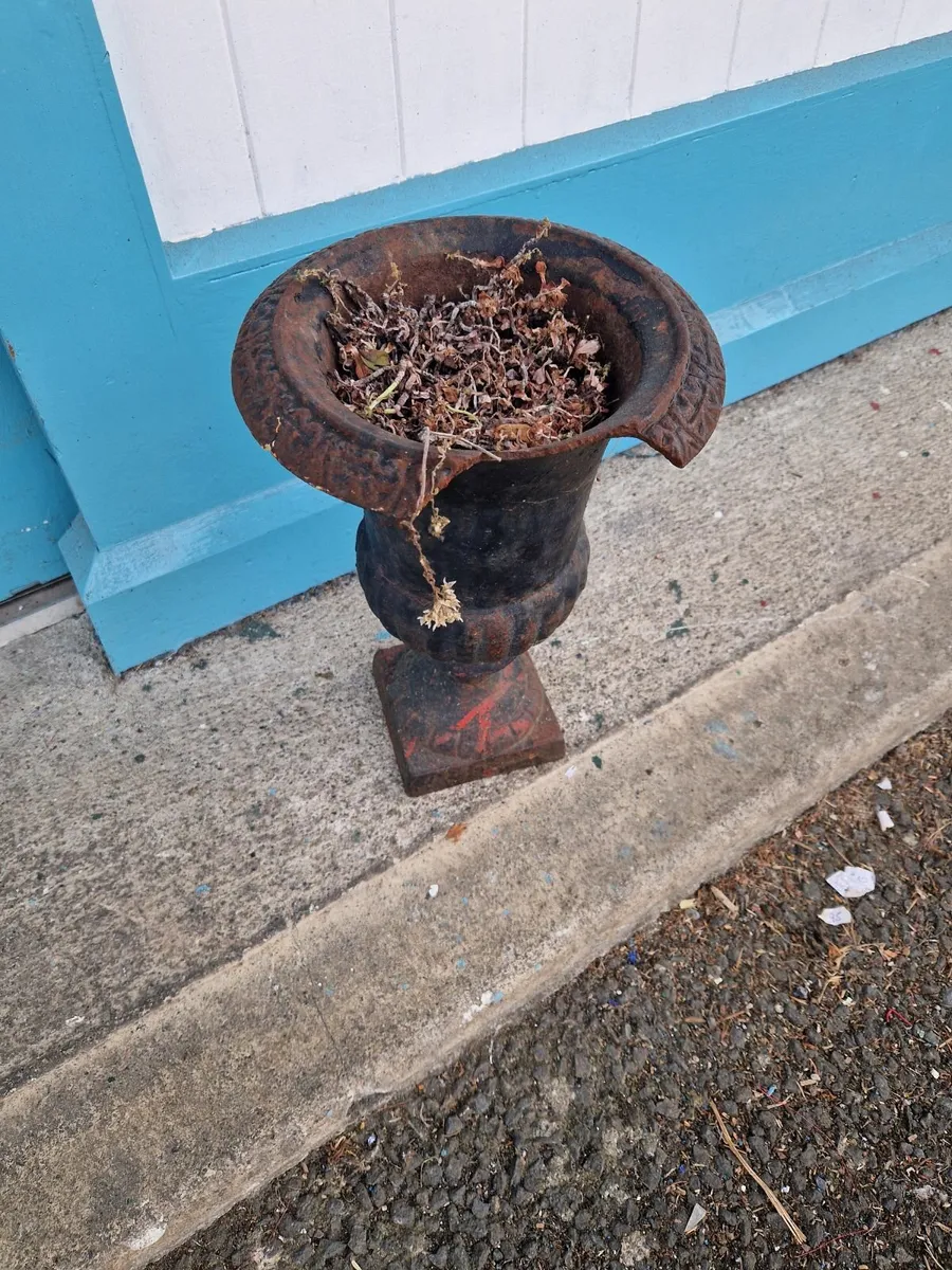 Vintage Cast Iron Planter - Image 1