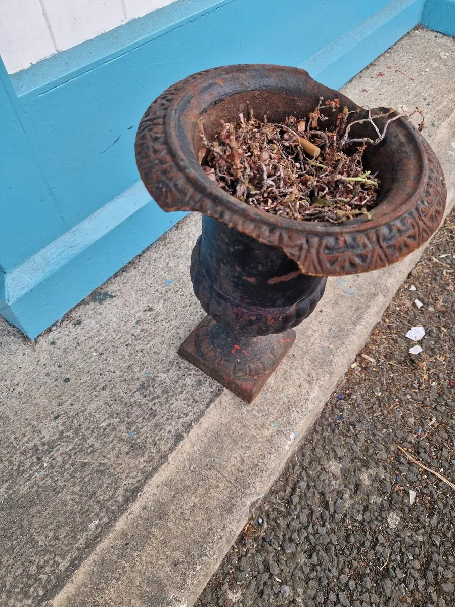 Vintage Cast Iron Planter - Image 3