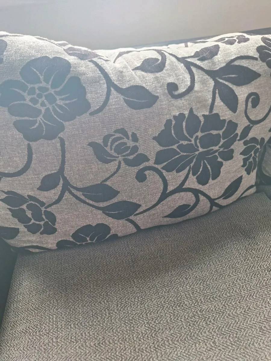 Sofa - Image 3