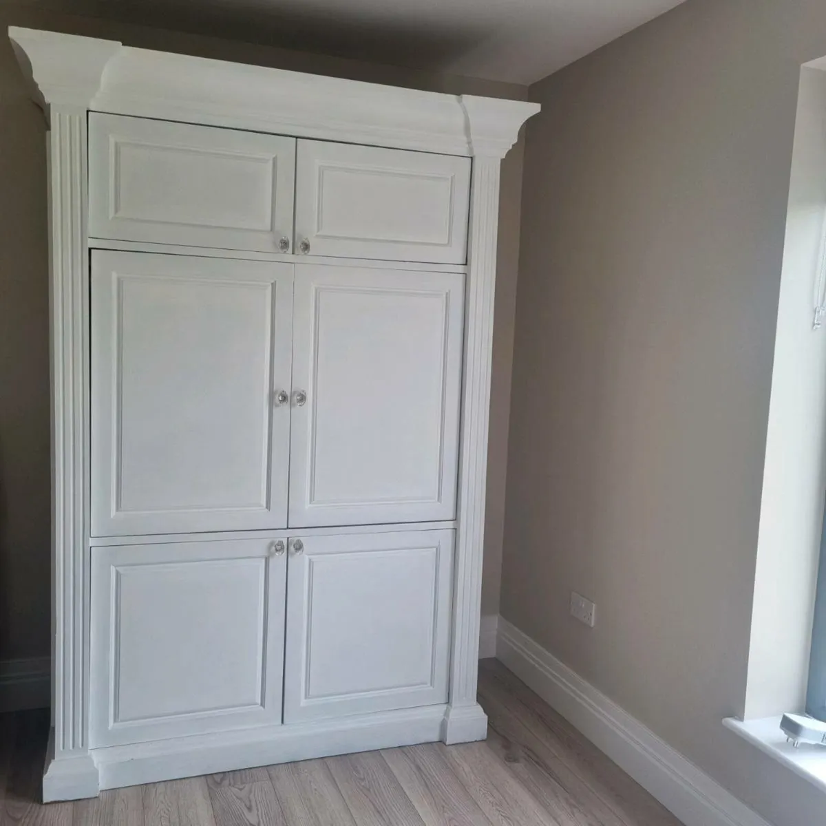 Solid Wardrobe - Image 1