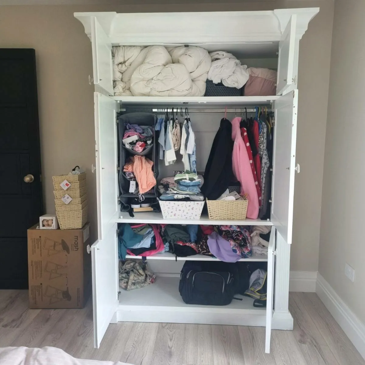 Solid Wardrobe - Image 2