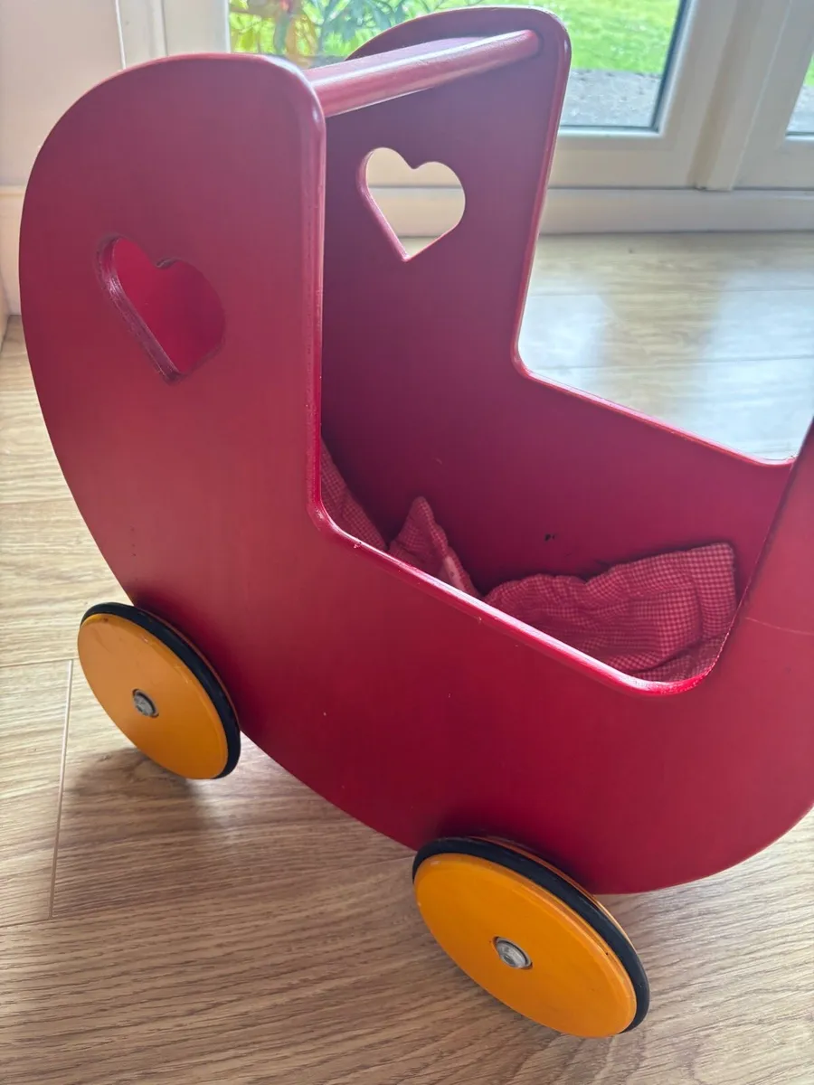 Dolls pram - Image 1