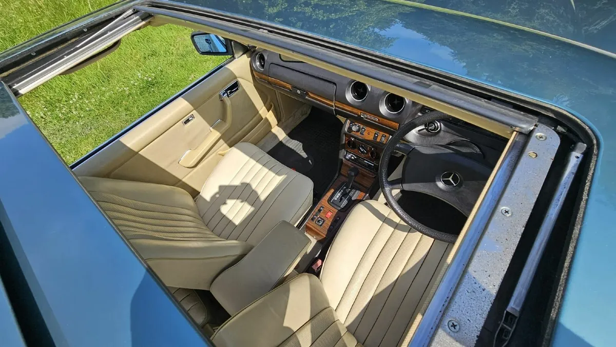 Mercedes-Benz 280CE 1983 Low mileage - Image 2