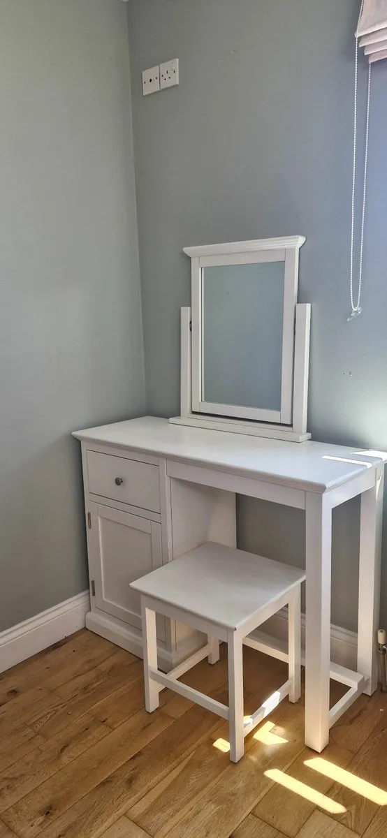 Dressing table - Image 2