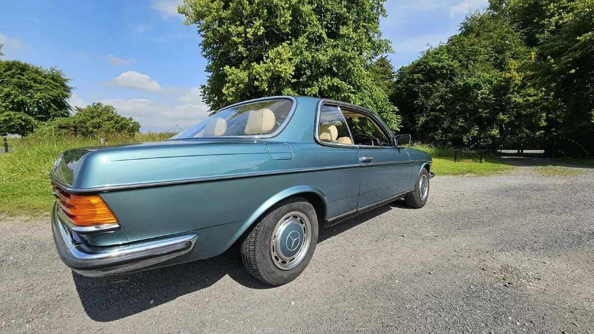 Mercedes-Benz 280CE 1983 Low mileage - Image 3