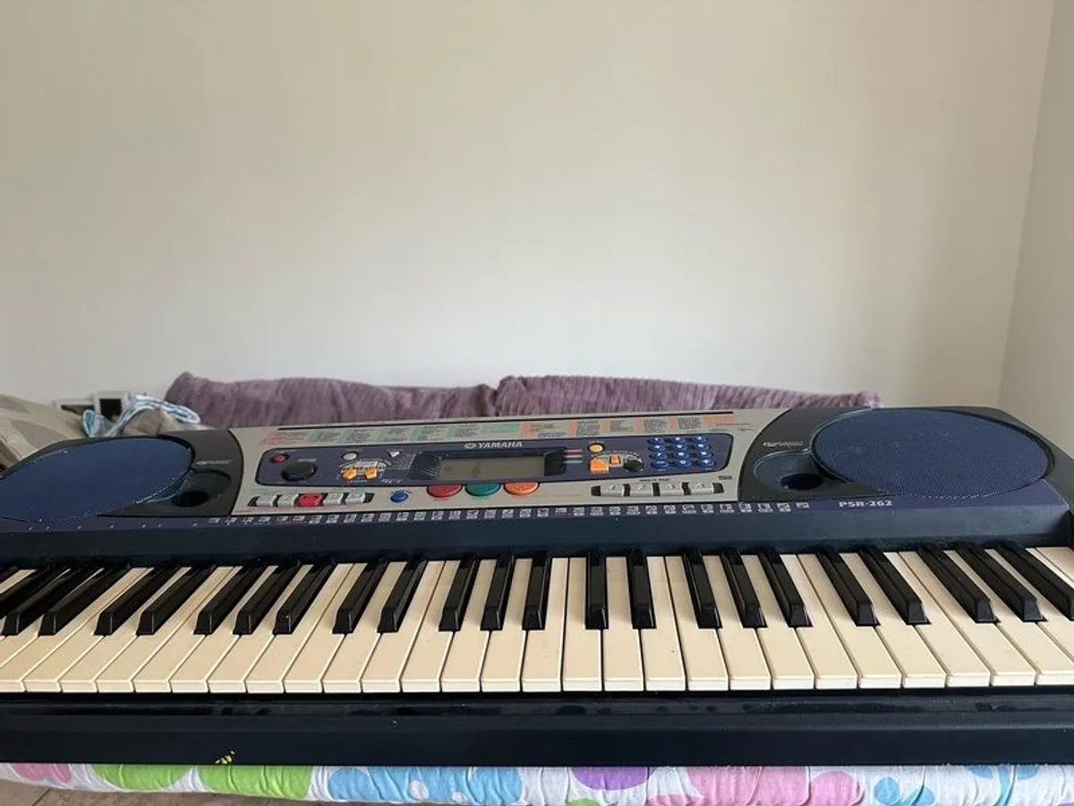 Yamaha electronic keyboard - Image 1