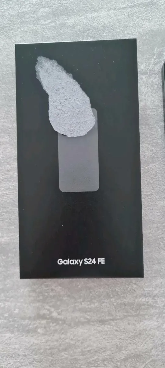 Galaxy S24 FE - Image 1