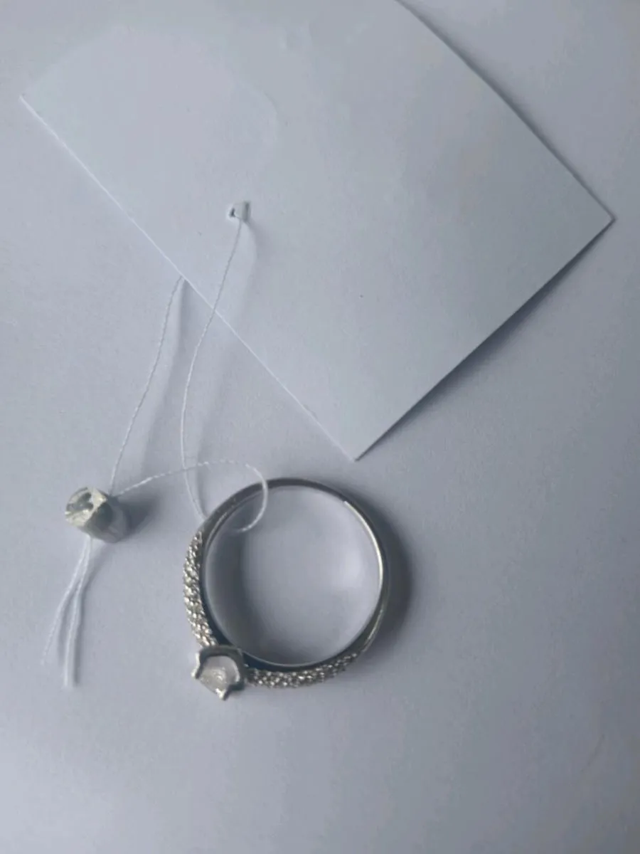 Gold Ring - Image 3