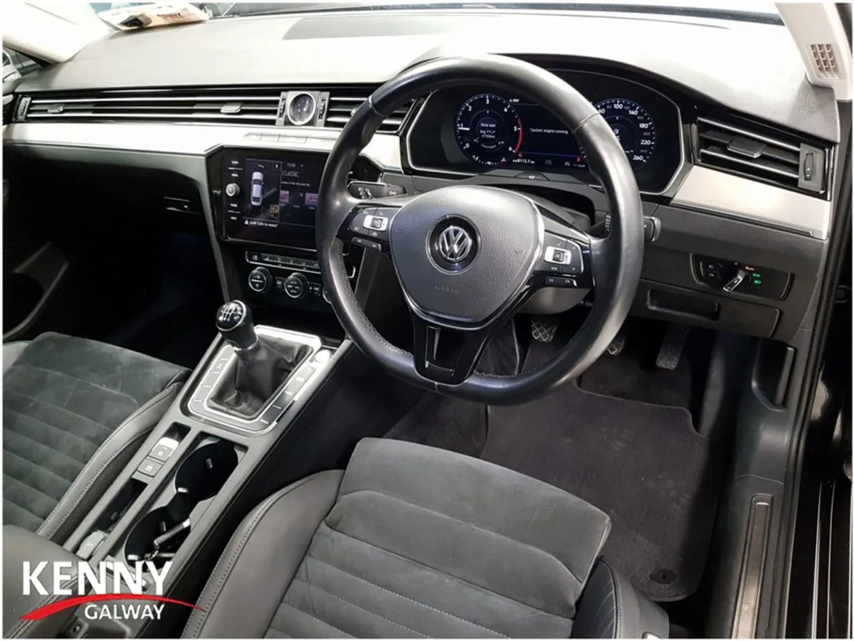 Volkswagen Passat Highline 2.0 TDI Manual 6speed - Image 2