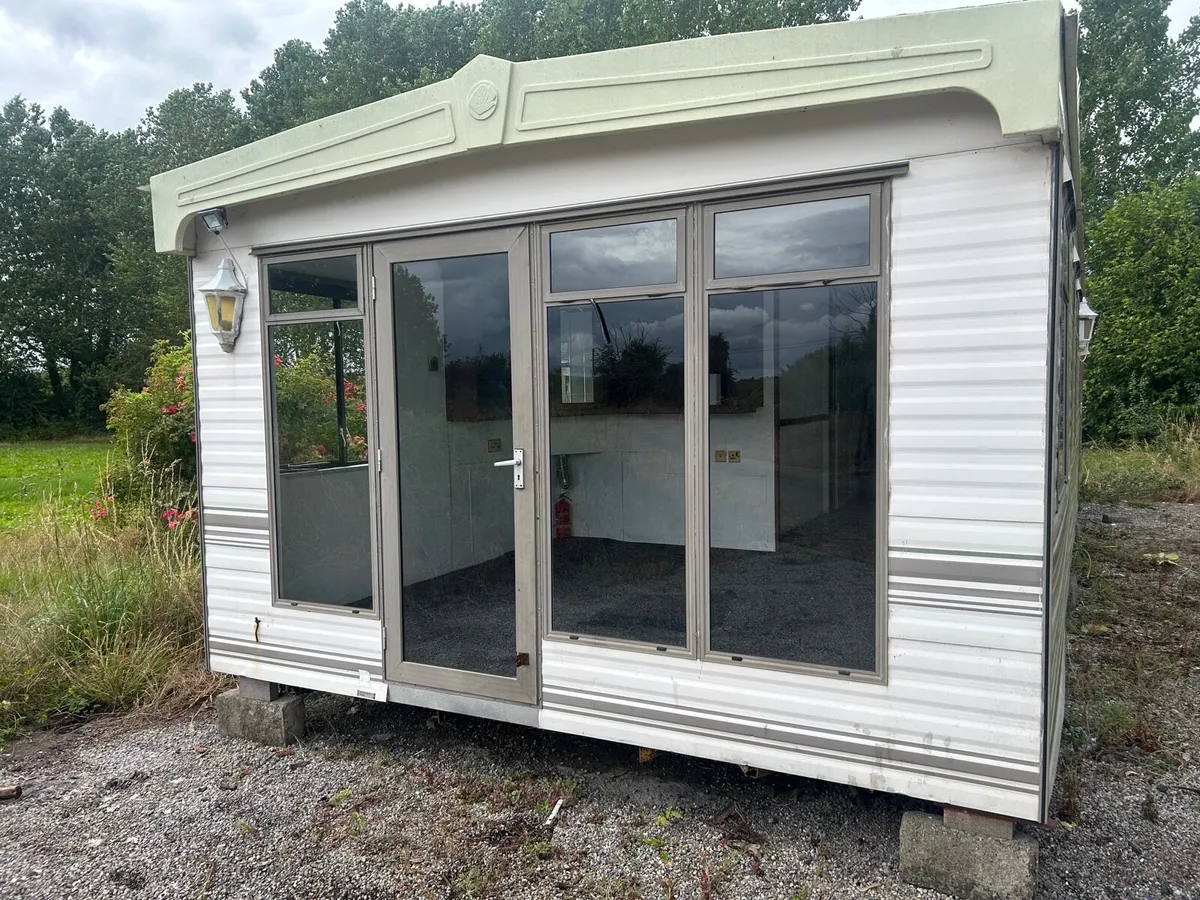 Mobile home - Image 2