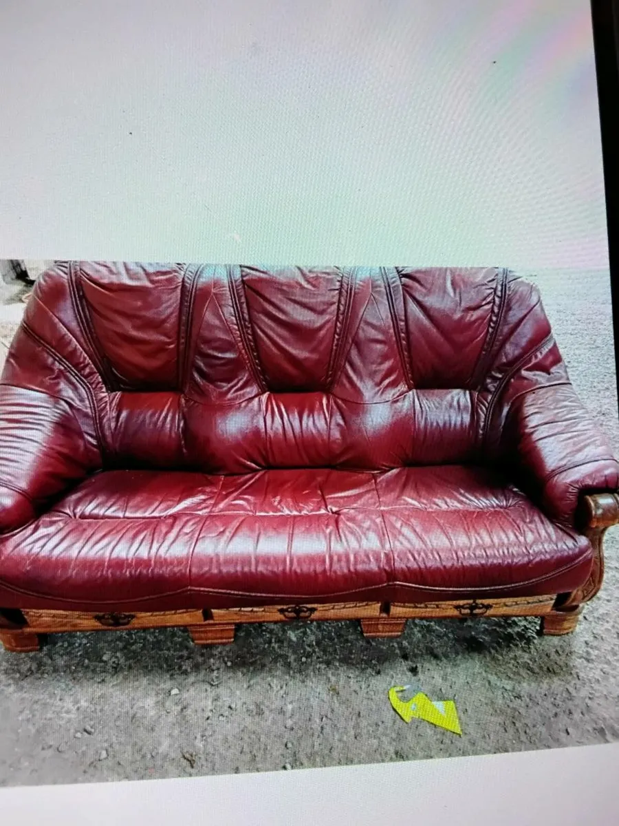 Three seater leather sofa with two arm chairs - Image 1