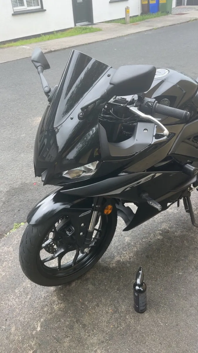 YAMAHA R3 2024 - Image 2